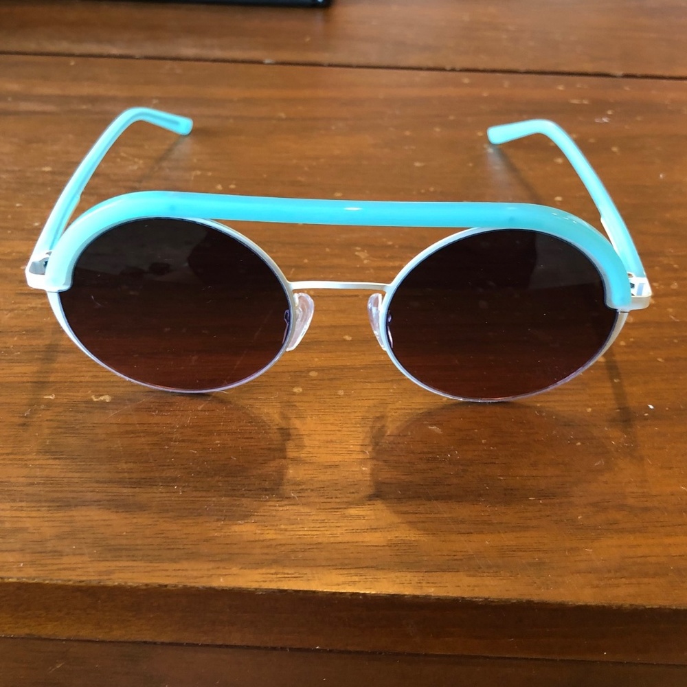 Oxydo White and Blue Round Sunglasses